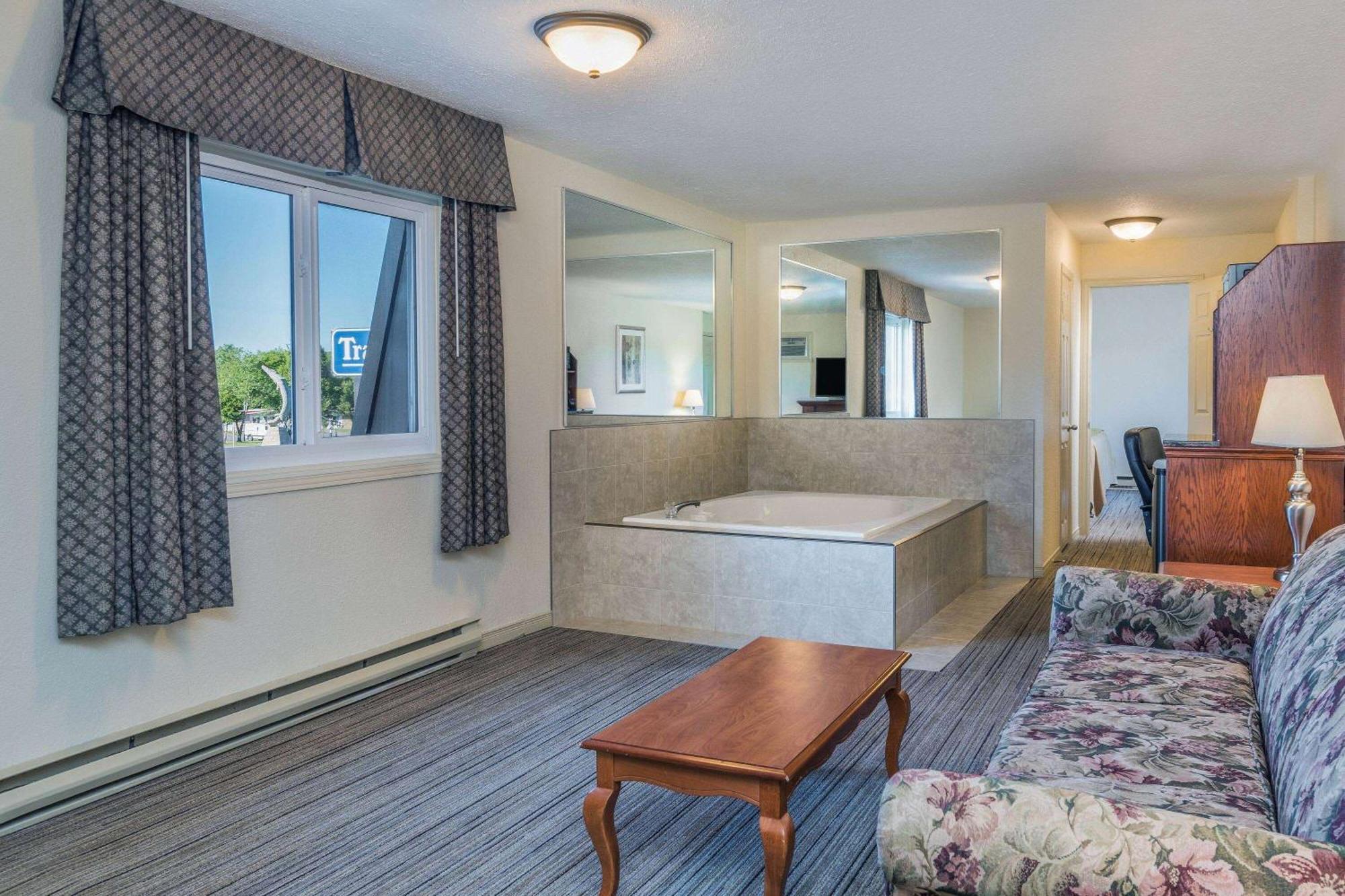 Travelodge By Wyndham Gananoque Luaran gambar